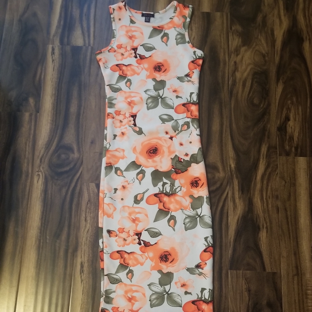 Midi fitted floral dress